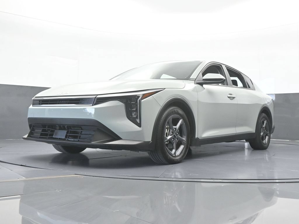 Used 2025 Kia K4 FWD image 52