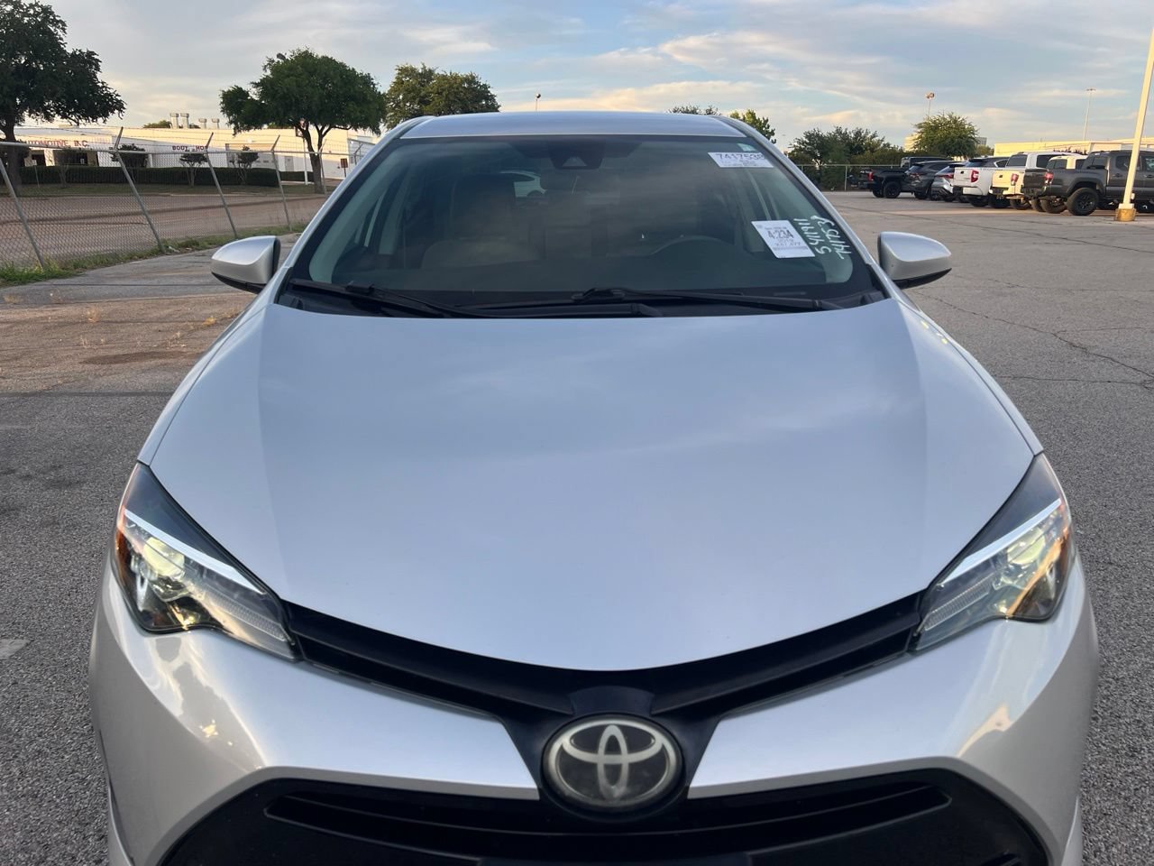 Used 2019 Toyota Corolla LE FWD image 2