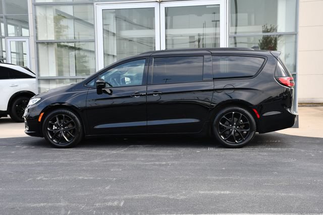 Used 2025 Chrysler Pacifica Limited FWD image 11