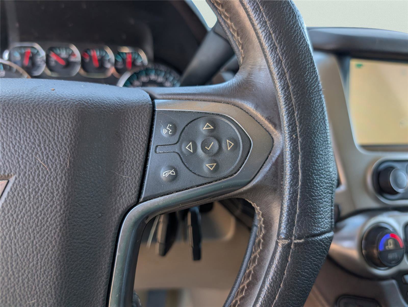 Used 2015 Chevrolet Tahoe LT image 25