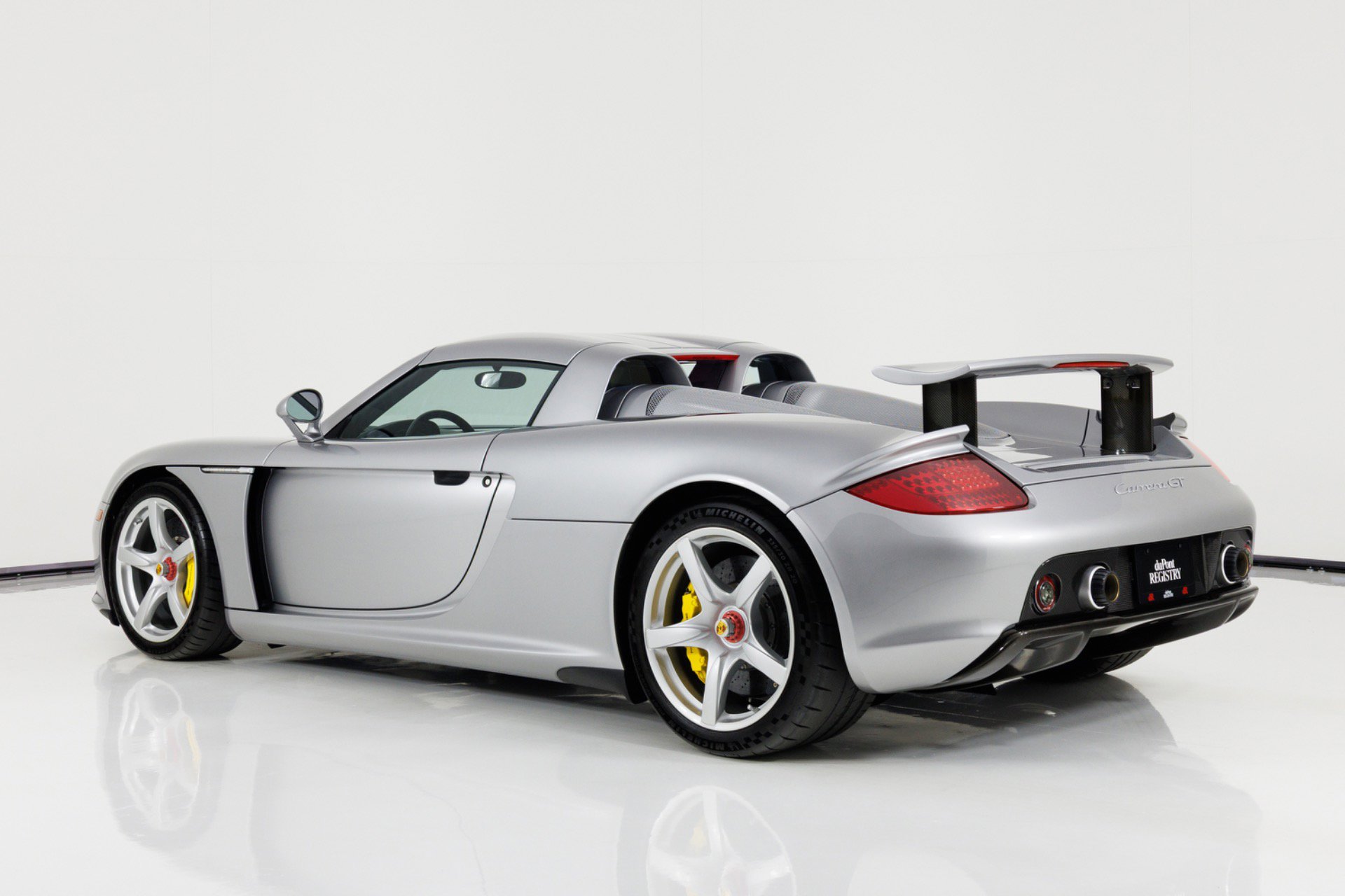 Used 2004 Porsche Carrera GT RWD image 6