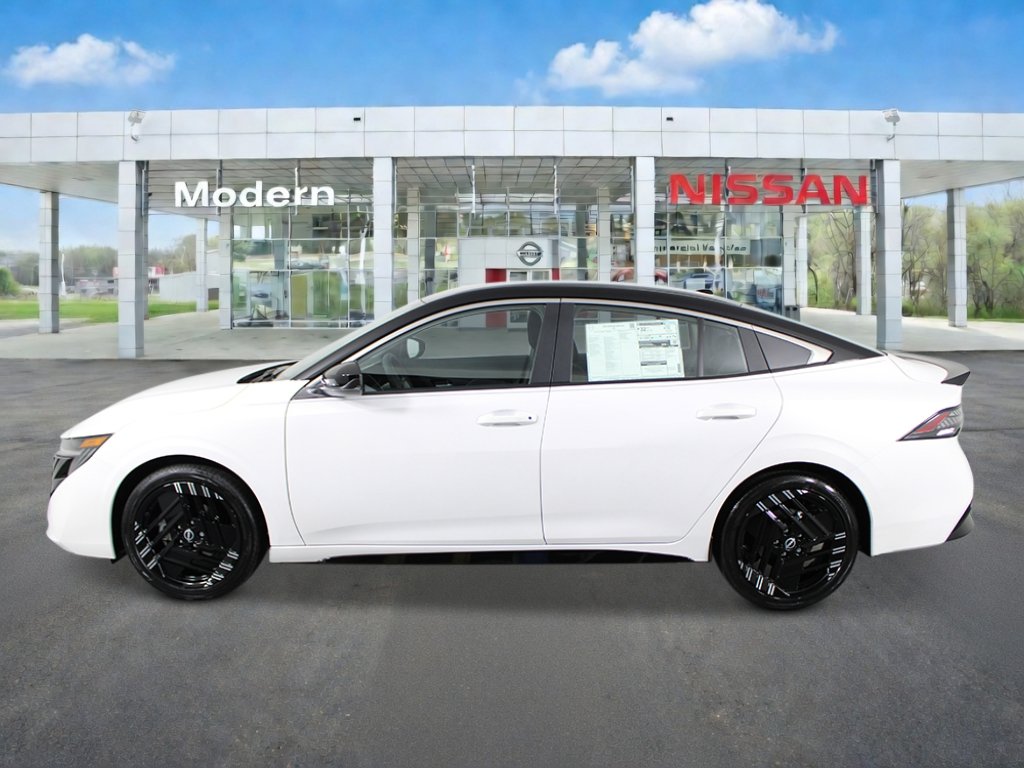 New 2027 Nissan Sentra SR w/ Floor Mat Package FWD image 2