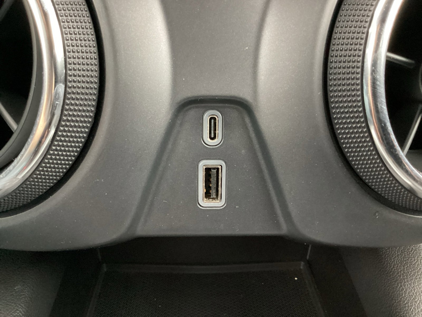 Used 2025 Chevrolet Blazer LT image 24