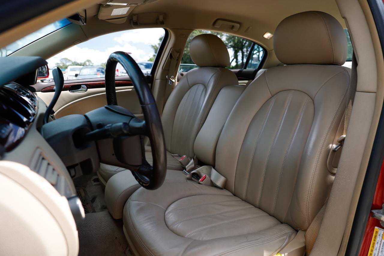 Used 2011 Buick Lucerne CXL FWD image 6
