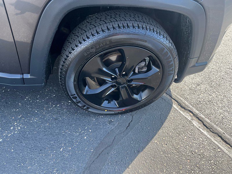 Used 2018 Jeep Compass Latitude w/ Popular Equipment Group AWD/4WD image 11