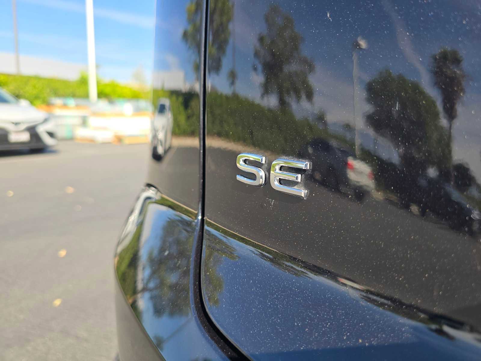 Used 2024 Volkswagen Atlas Cross Sport SE image 13