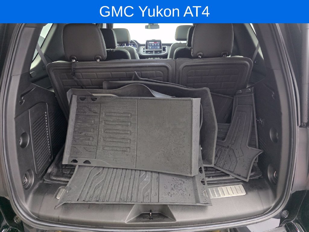Used 2023 GMC Yukon AT4 w/ Technology Package AWD/4WD image 17