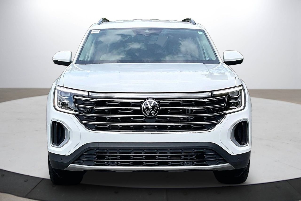 Used 2025 Volkswagen Atlas SE w/ Black Wheel Package AWD/4WD image 3