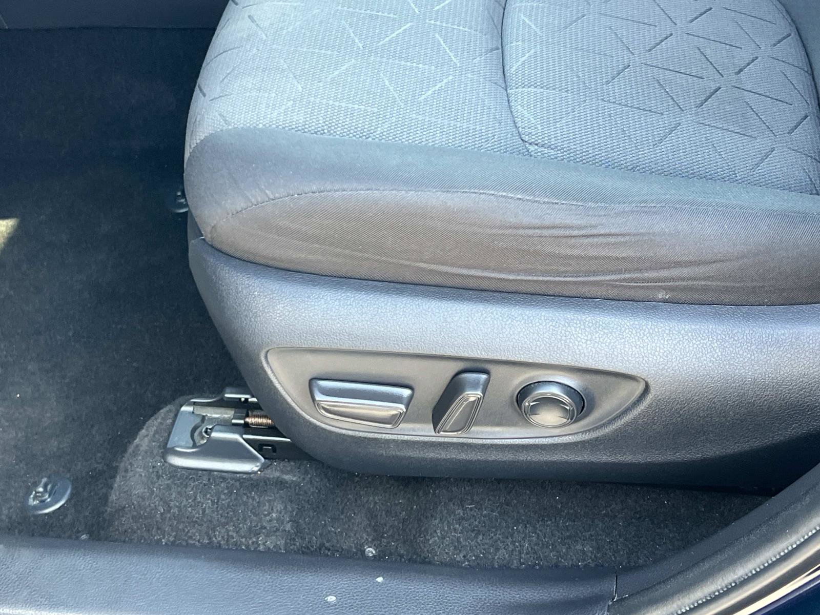 Used 2019 Toyota RAV4 XLE w/ Convenience Package image 17