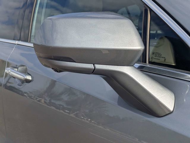 Used 2025 Cadillac XT4 Premium Luxury FWD image 10