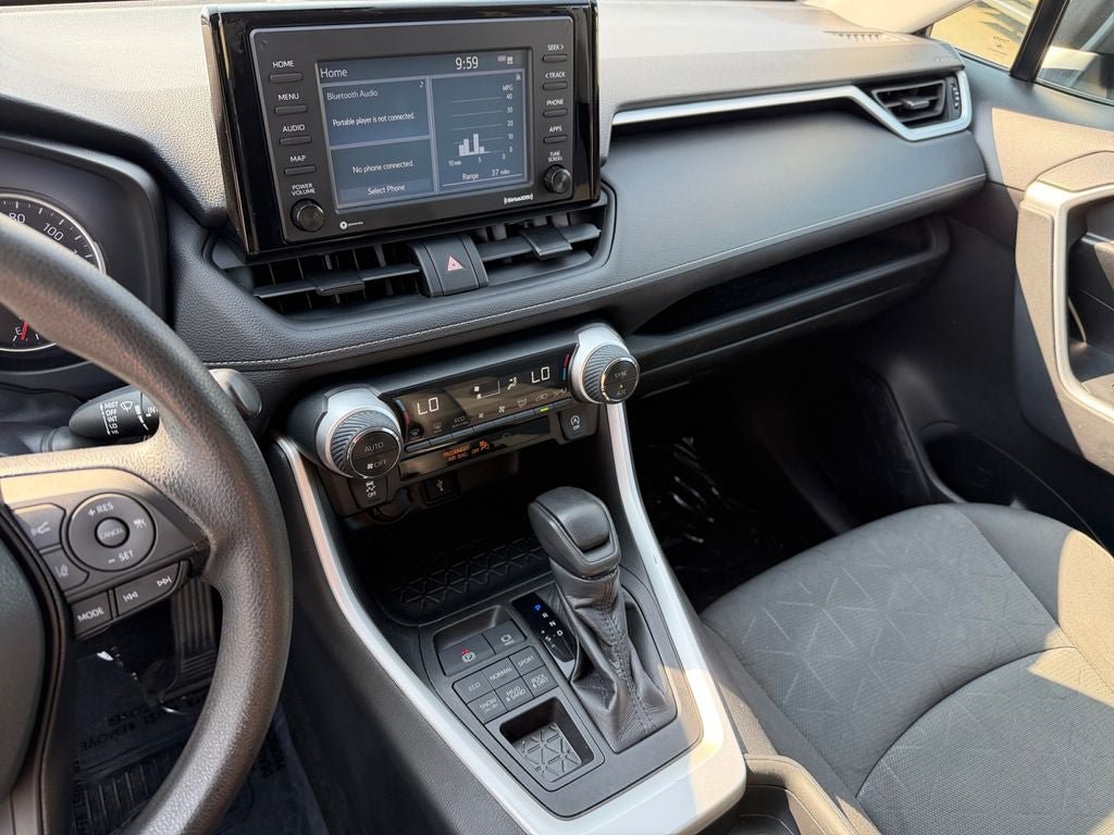 Used 2021 Toyota RAV4 XLE AWD/4WD image 18