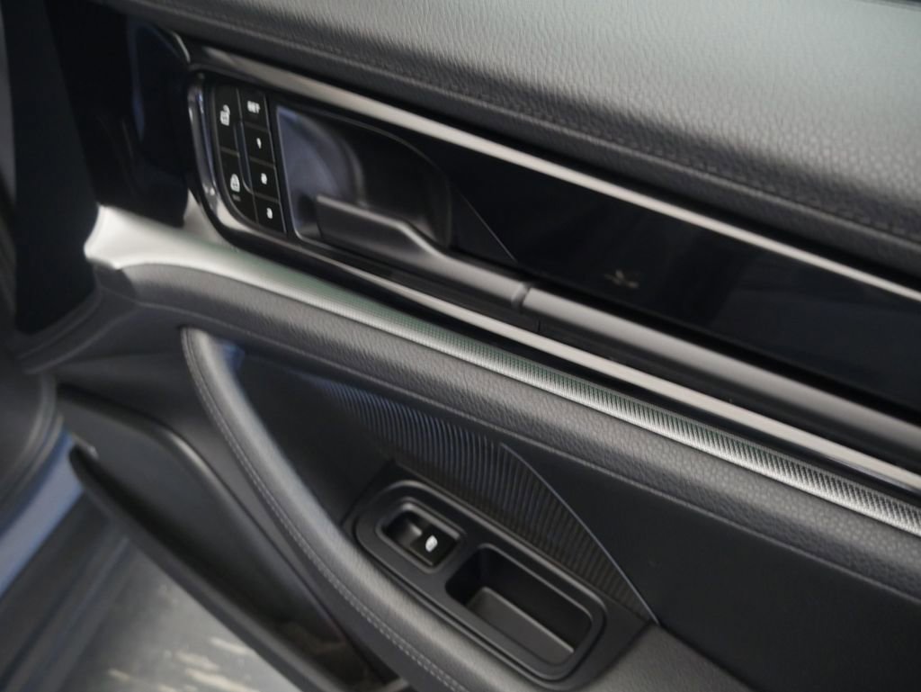 Certified 2025 Porsche Panamera 4 image 26