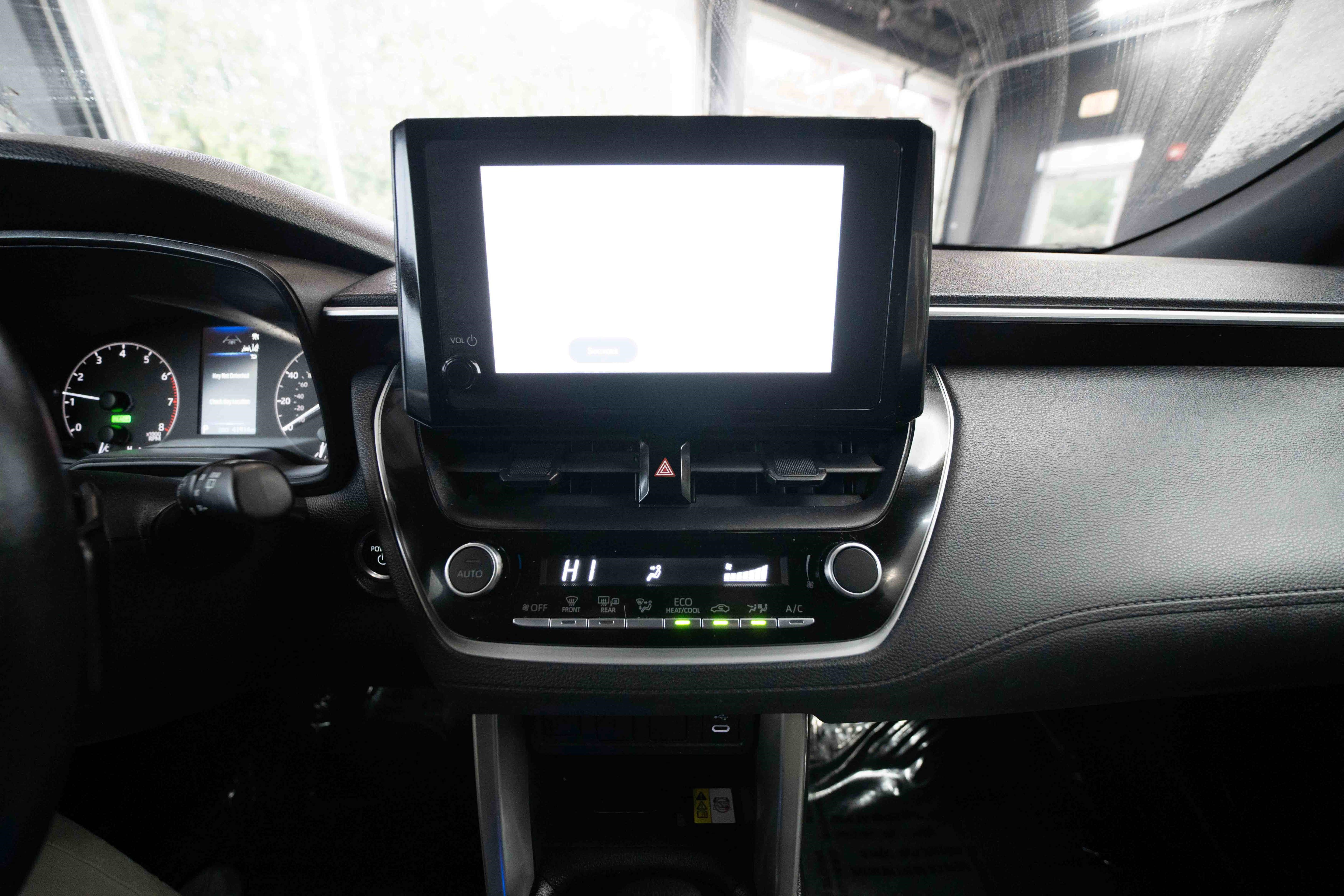 Used 2023 Toyota Corolla Cross SE image 17