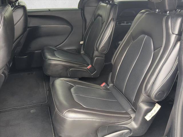 Used 2025 Chrysler Pacifica Select FWD image 17