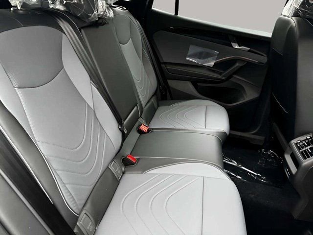 New 2026 Volkswagen Tiguan SE R-Line image 12