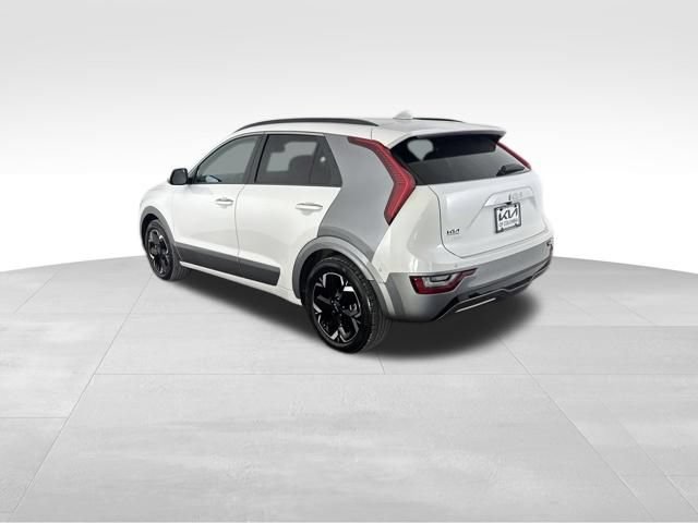 Certified 2024 Kia Niro Wave w/ Wave Preserve Package FWD image 9