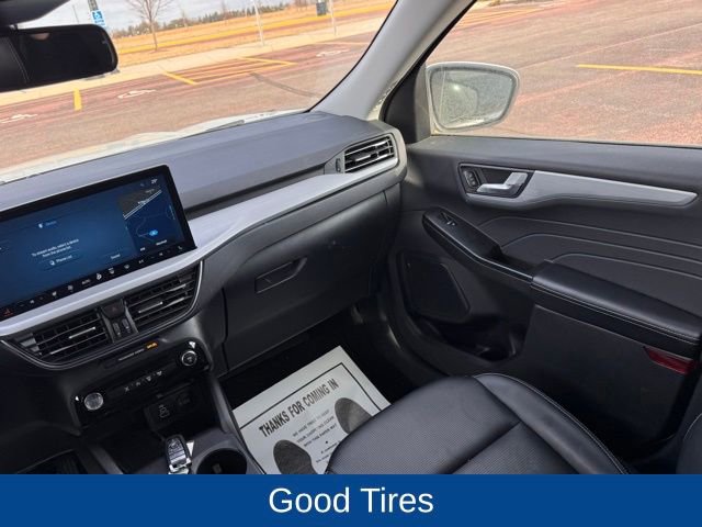 Used 2025 Ford Escape Platinum AWD/4WD image 17