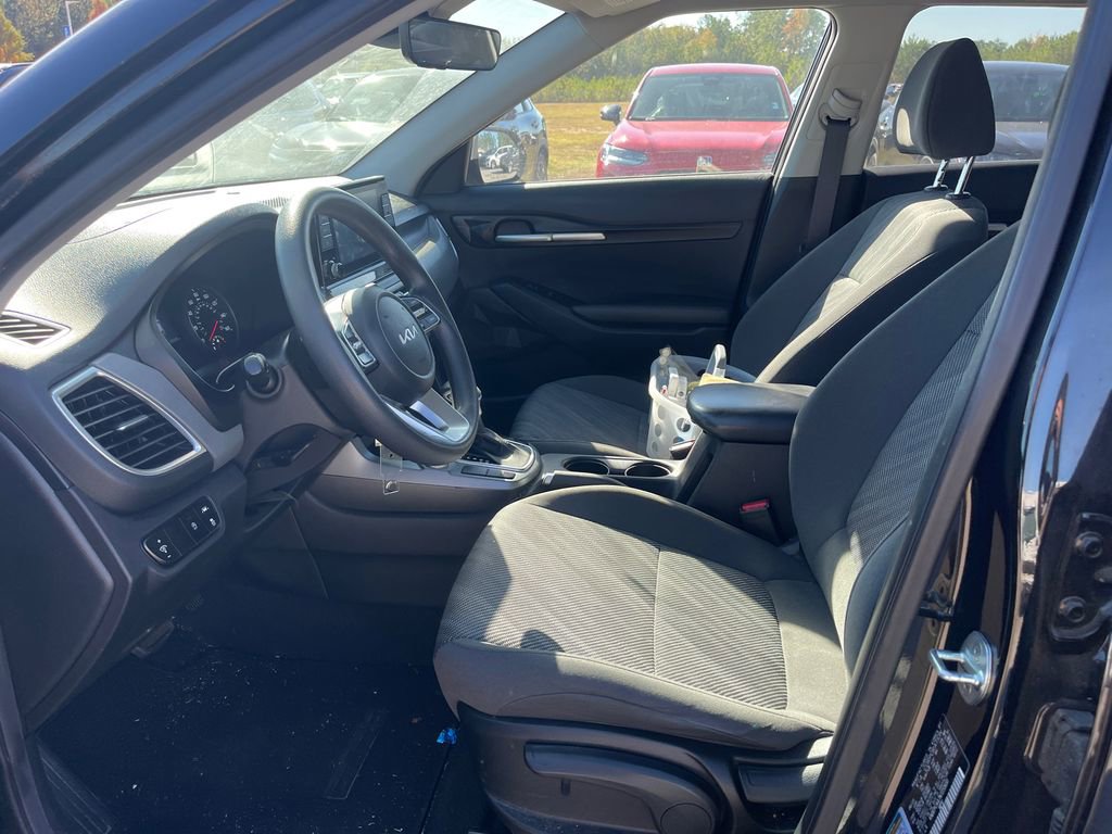 Used 2022 Kia Seltos LX image 29