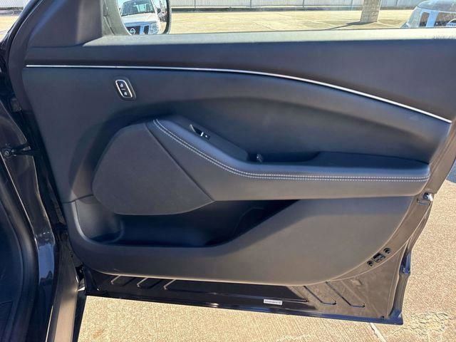 Used 2022 Ford Mustang Mach-E Select image 24