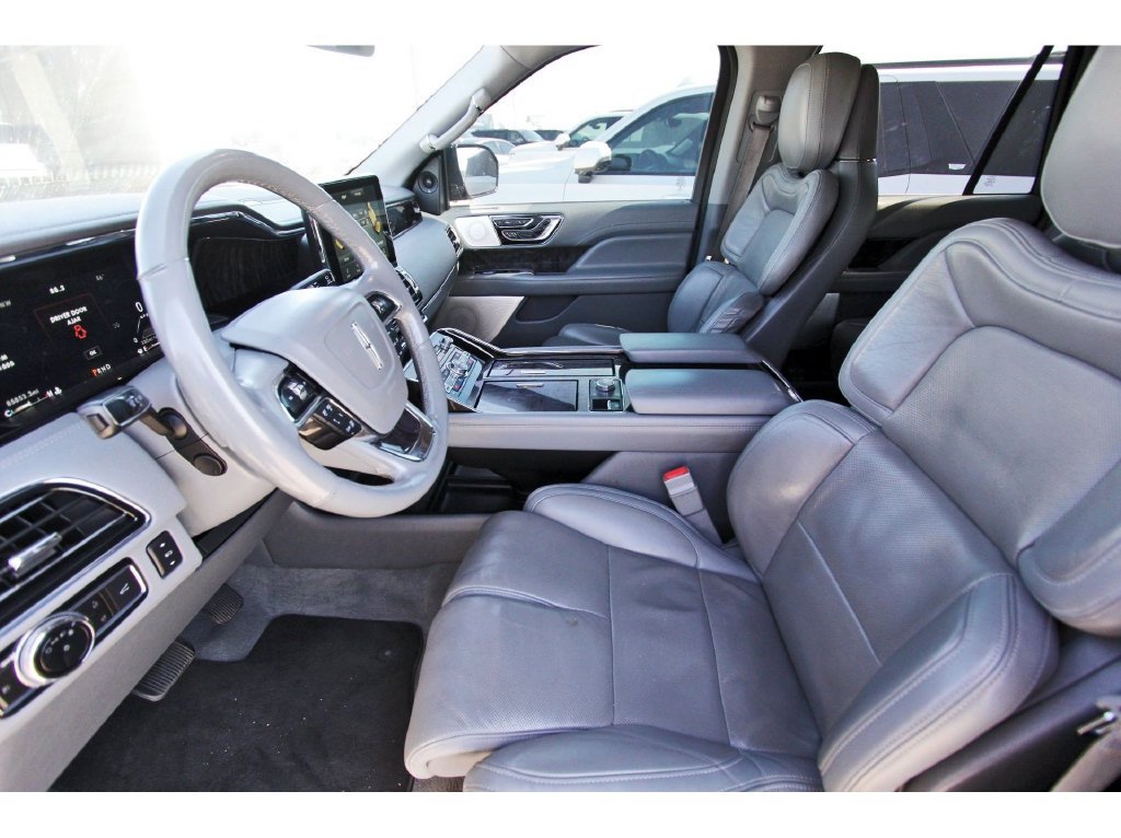 Used 2021 Lincoln Navigator L Reserve w/ Luxury Package AWD/4WD image 6