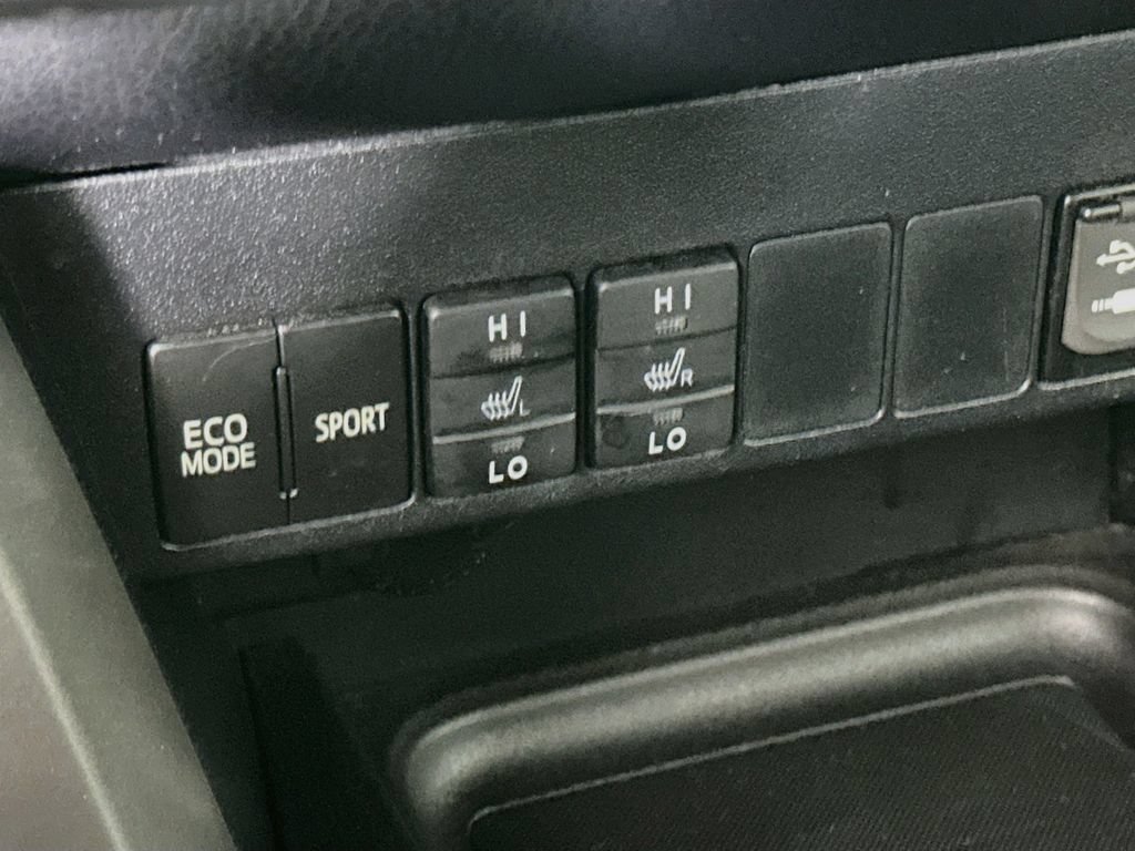 Used 2016 Toyota RAV4 Limited AWD/4WD image 29