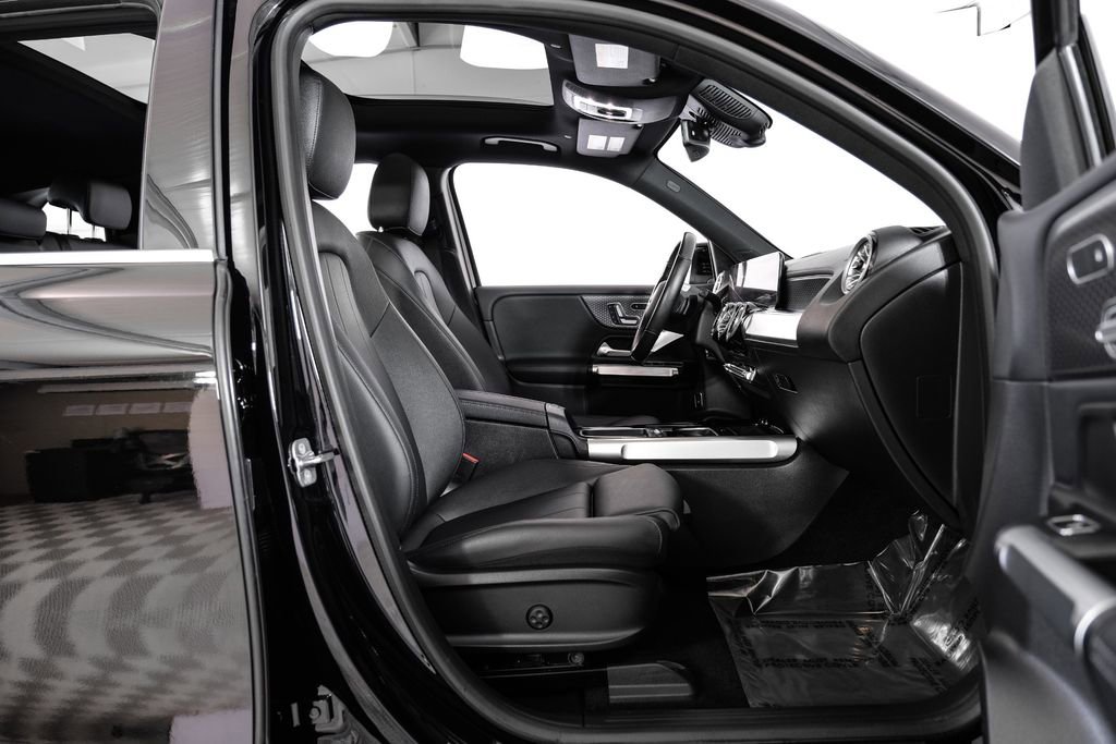 Used 2024 Mercedes-Benz EQB 250+ w/ Winter Package image 32