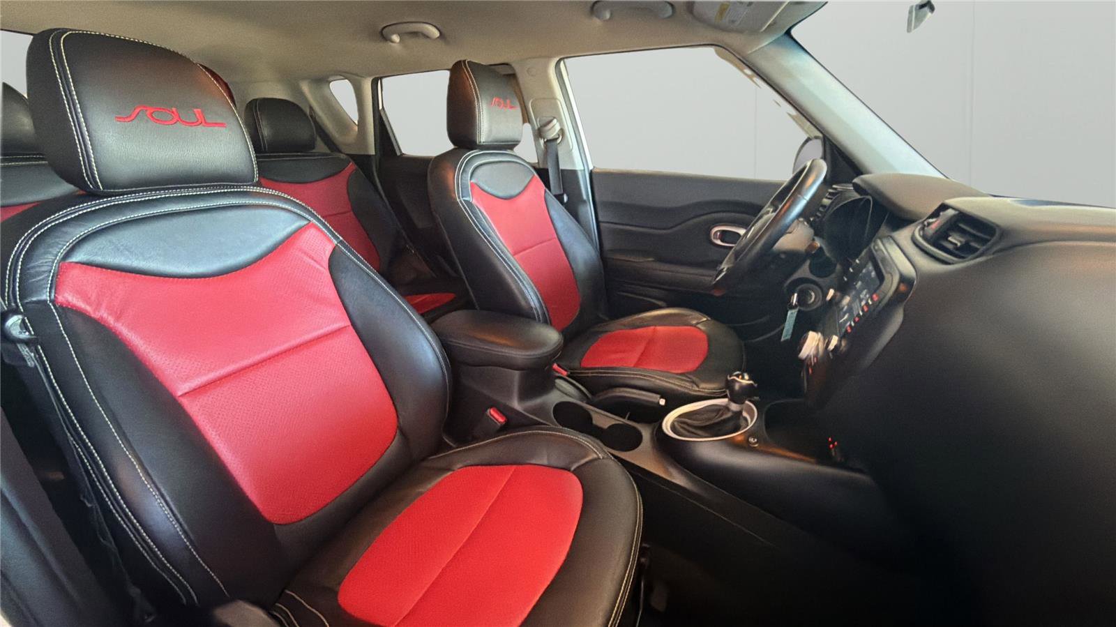 Used 2018 Kia Soul + FWD image 14