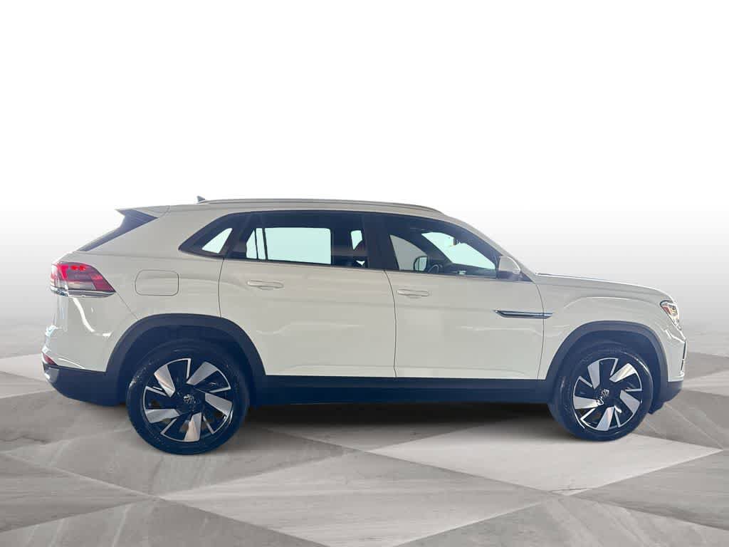 Used 2025 Volkswagen Atlas Cross Sport SE FWD image 9