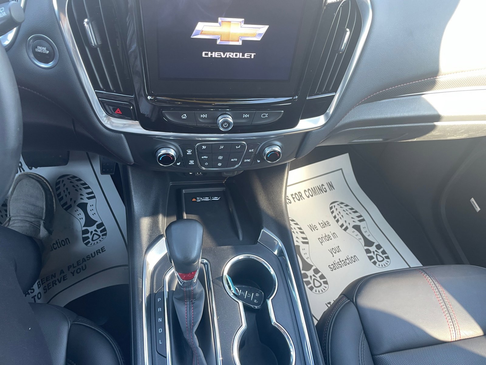 Used 2023 Chevrolet Traverse RS image 11