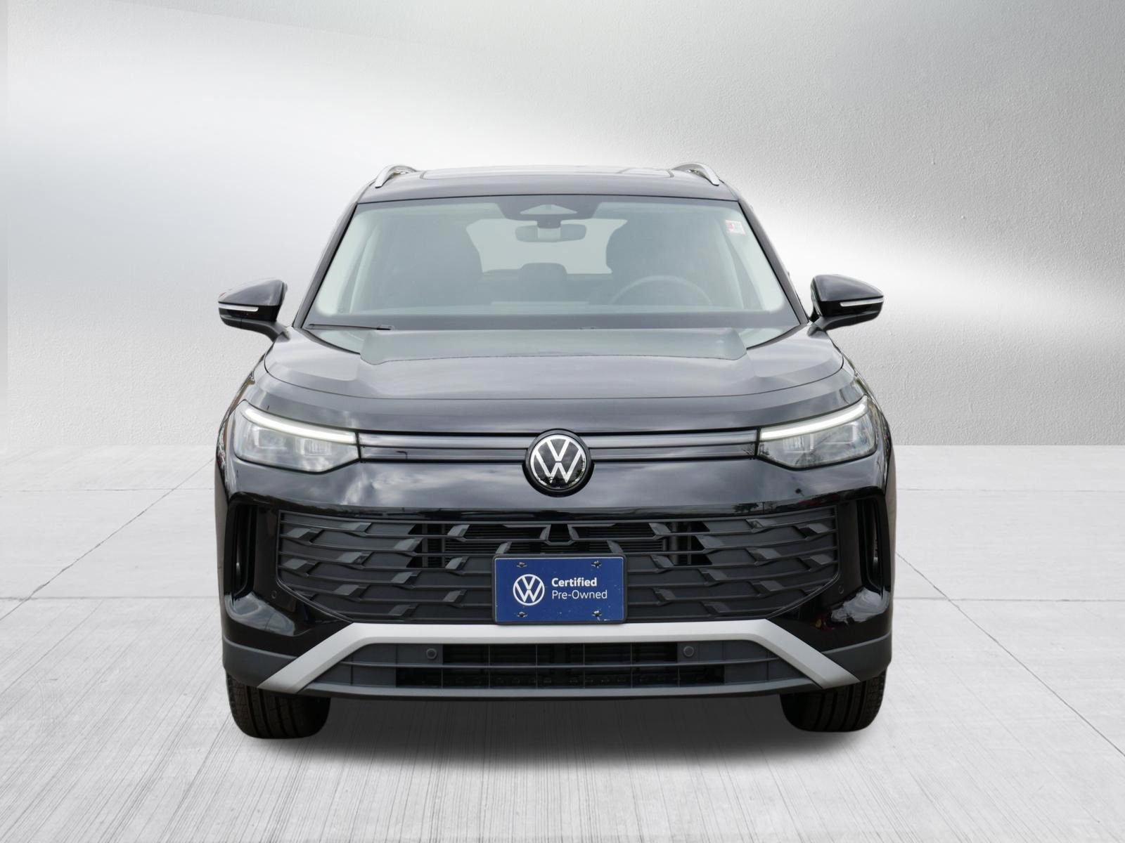 Certified 2025 Volkswagen Tiguan SE w/ Panoramic Sunroof Package AWD/4WD video 2
