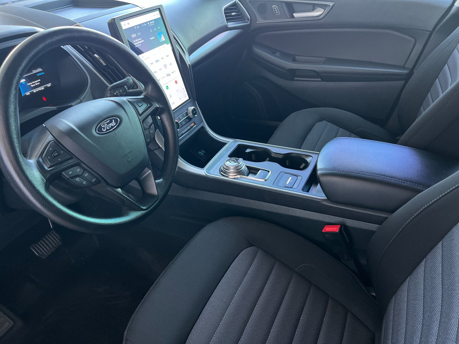 Used 2024 Ford Edge SE w/ Black Appearance Package AWD/4WD image 10