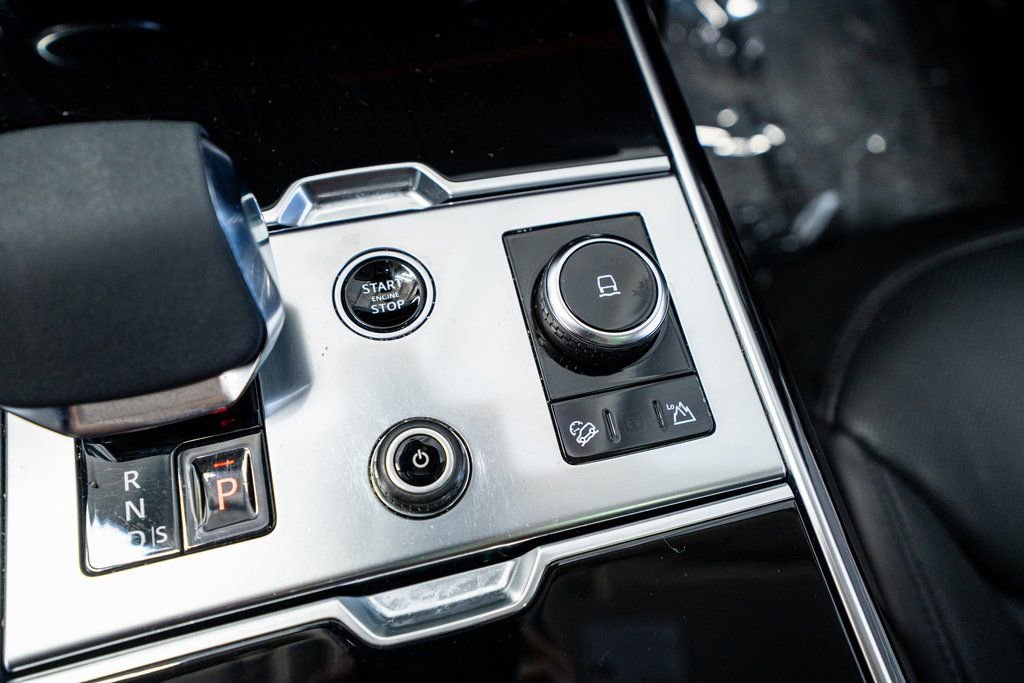 Used 2022 Land Rover Range Rover SE image 45