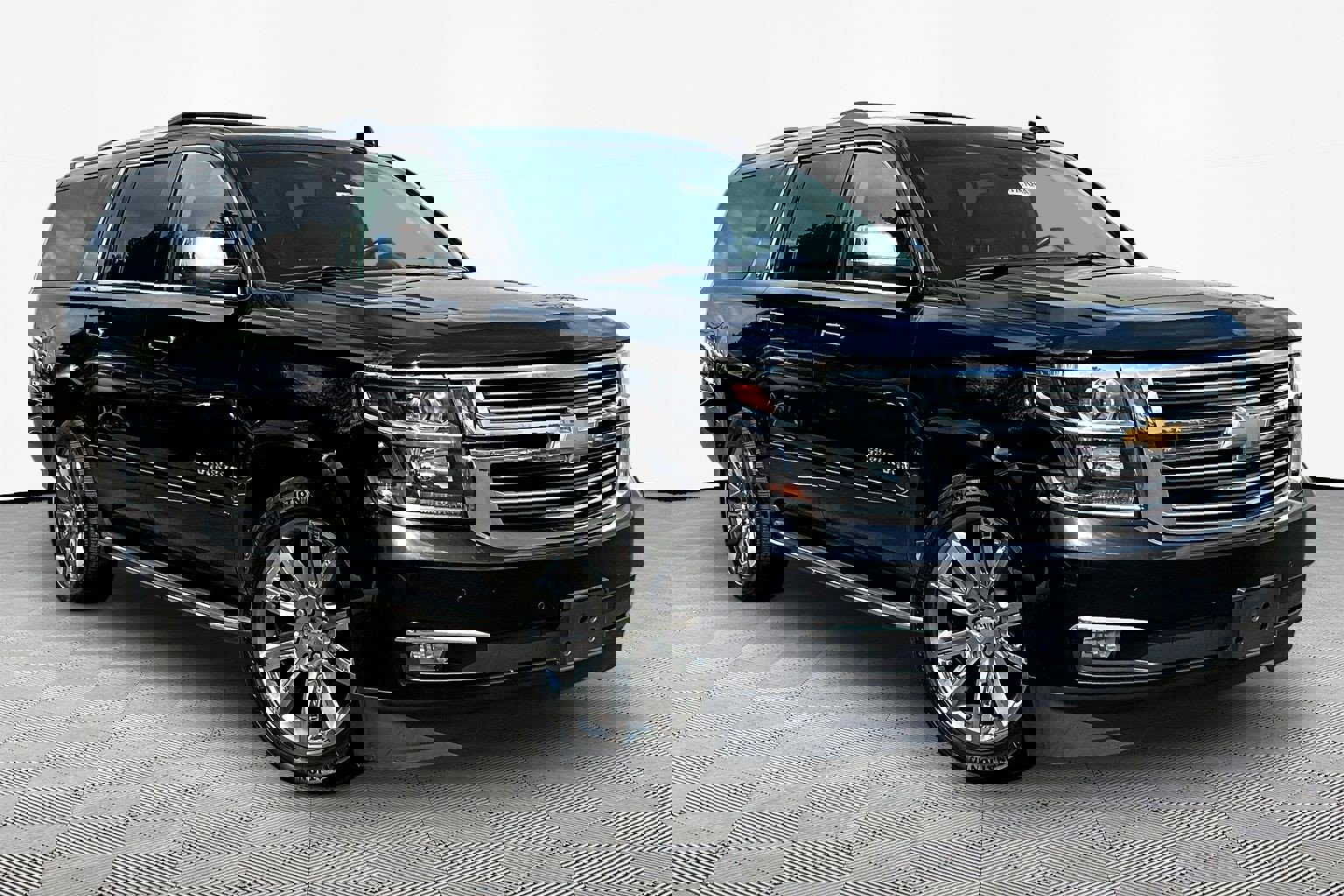 Used 2016 Chevrolet Suburban LTZ AWD/4WD image 3