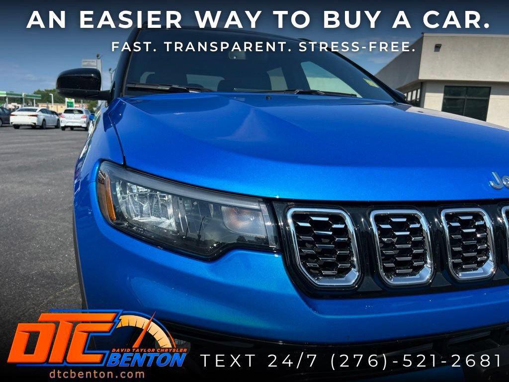 Used 2025 Jeep Compass Limited AWD/4WD image 9