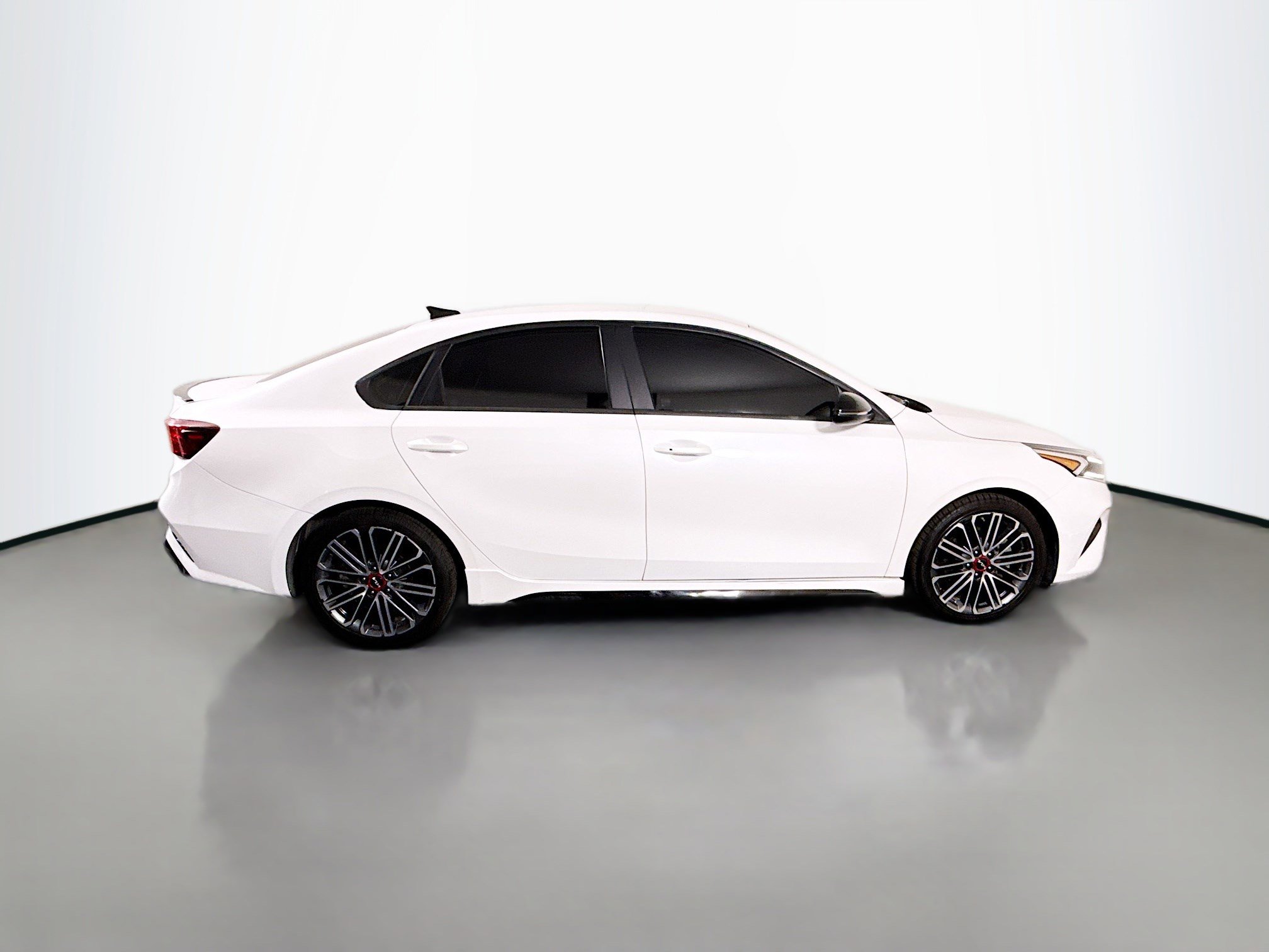 Used 2022 Kia Forte GT FWD image 11