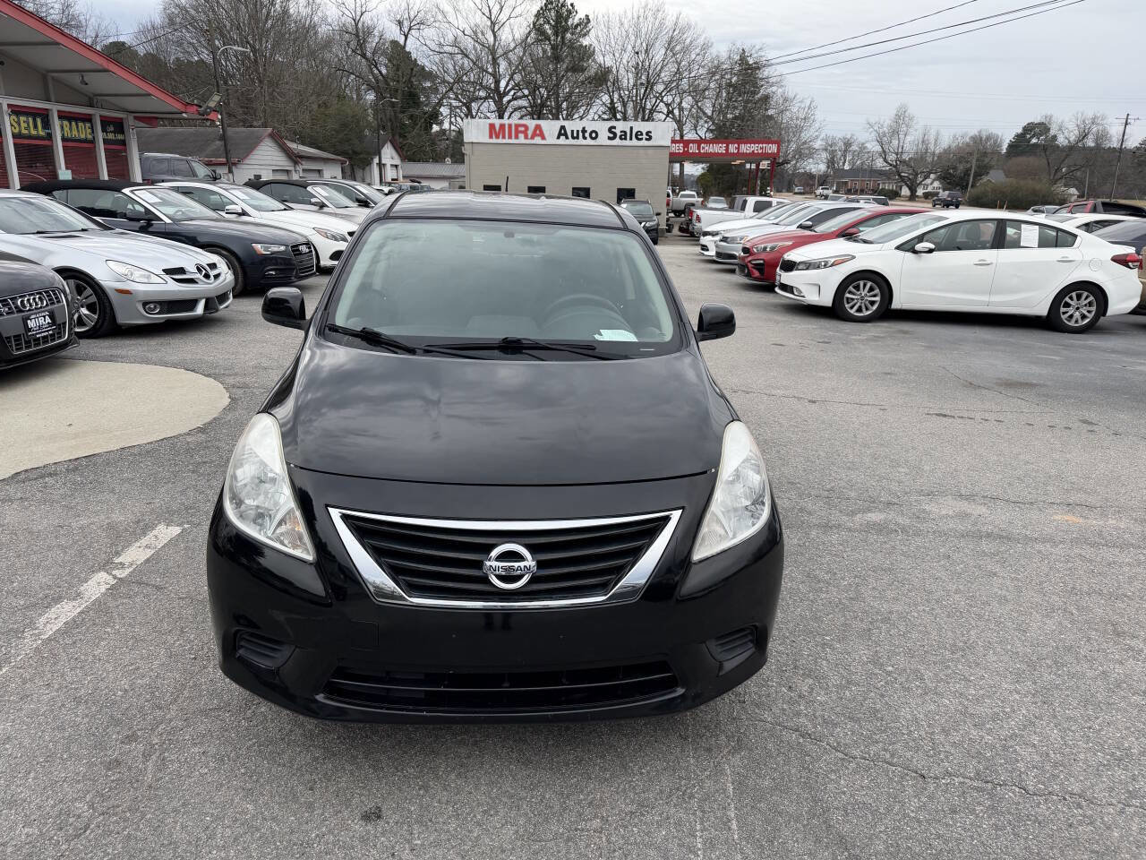 Used 2014 Nissan Versa SV image 10