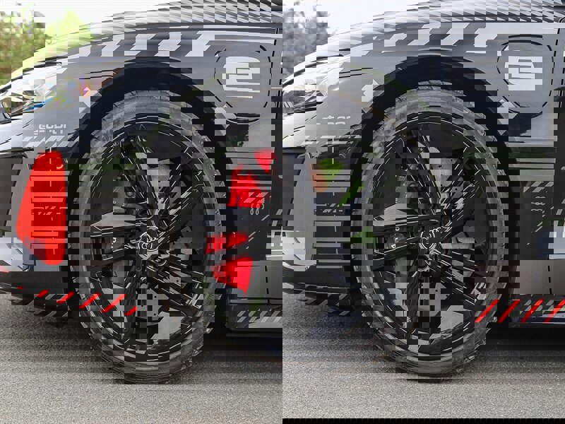 Used 2023 Audi RS e-tron GT image 16