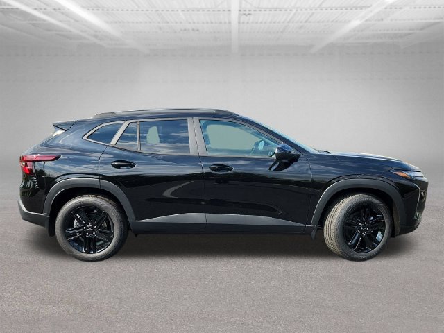 New 2026 Chevrolet Trax ACTIV w/ Sunroof Package FWD image 8