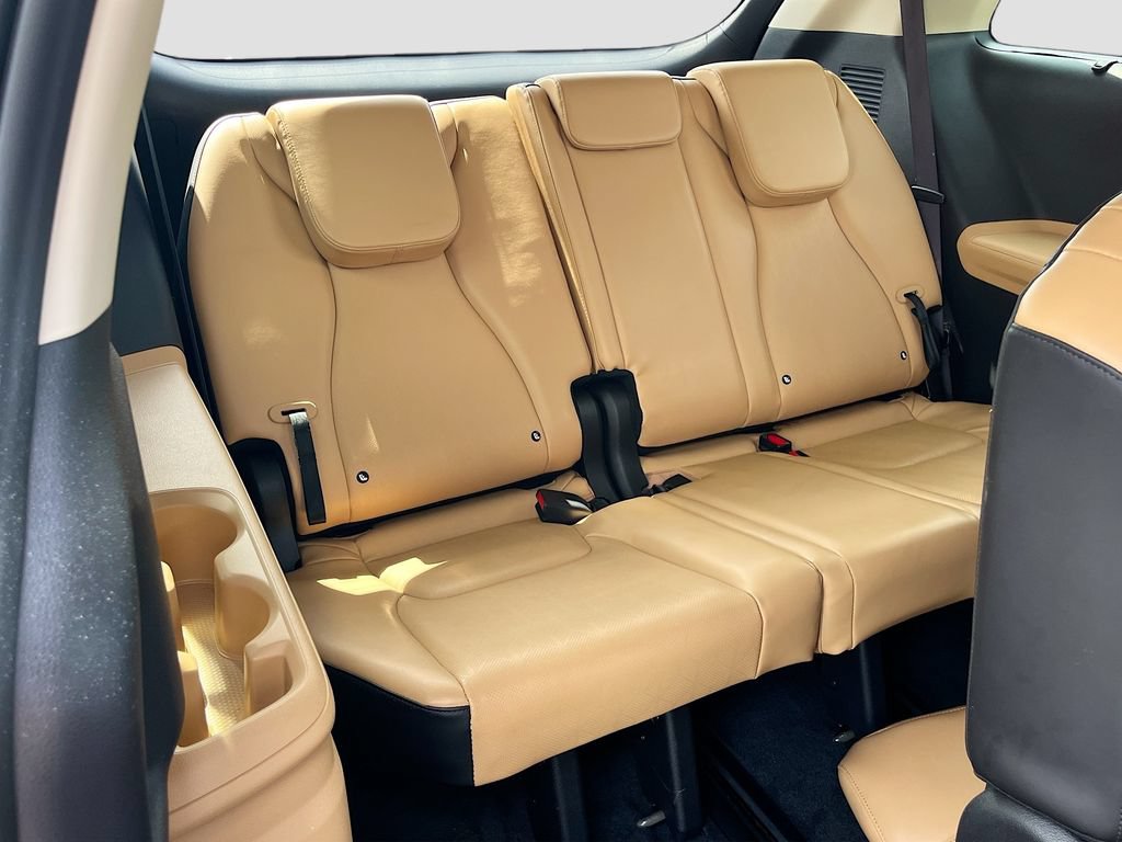 Used 2024 Kia Carnival EX FWD image 27