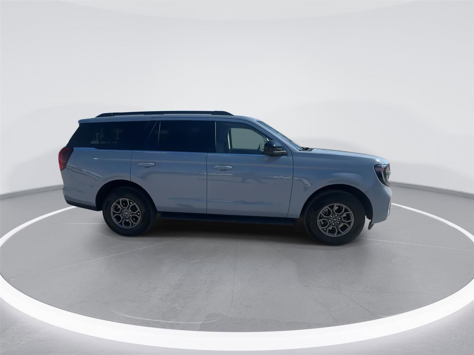 Certified 2025 Ford Expedition Active RWD image 9