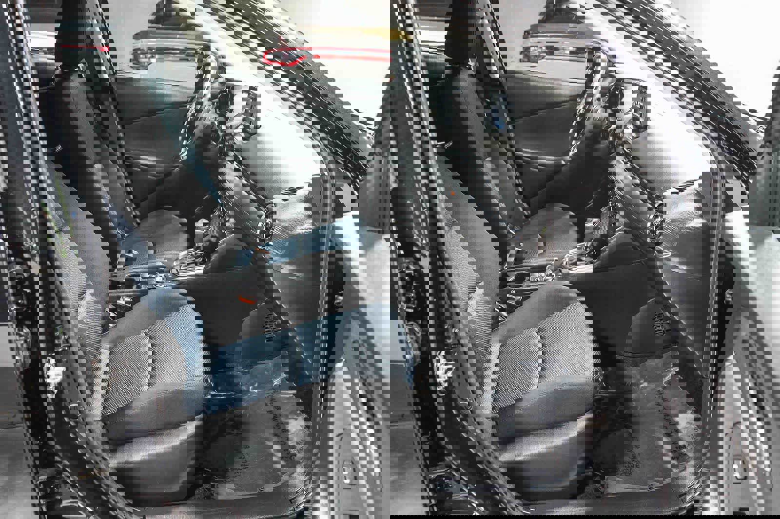 Certified 2020 Toyota Yaris LE image 17