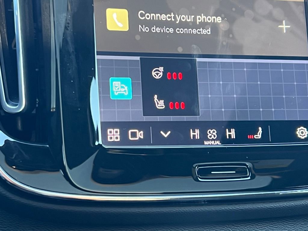 Used 2022 Volvo C40 P8 Recharge Ultimate image 25