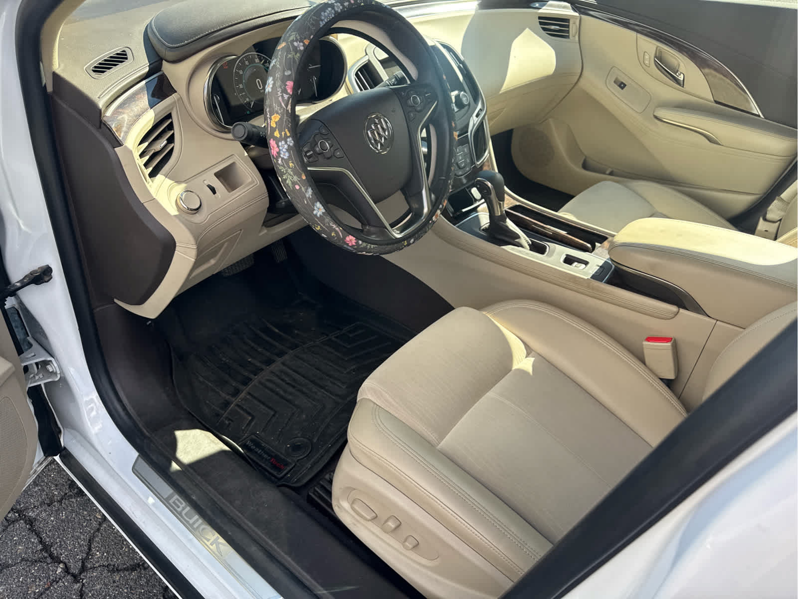 Used 2015 Buick LaCrosse FWD image 10