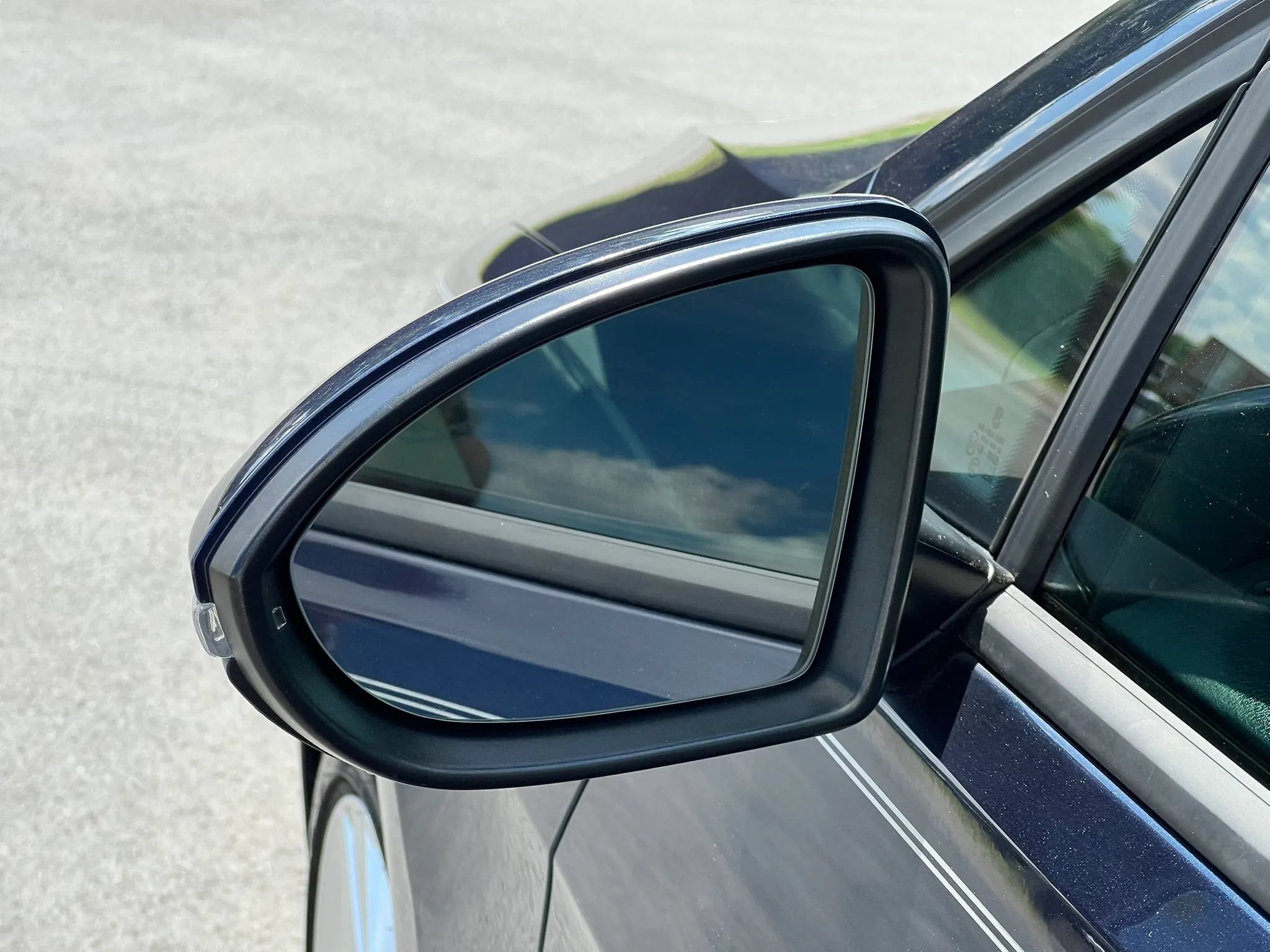 Used 2015 Volkswagen Golf 4-Door FWD image 12