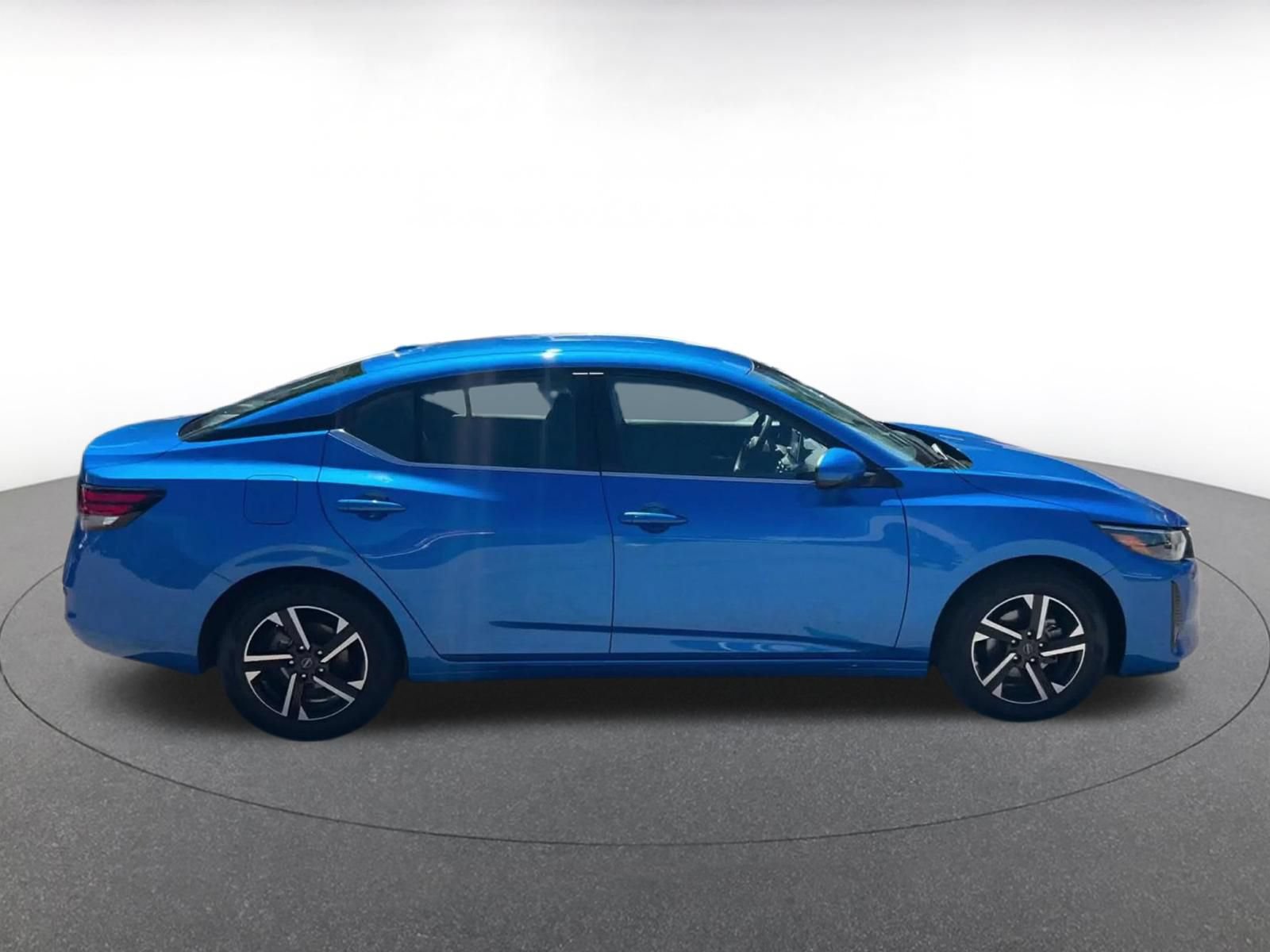 Used 2025 Nissan Sentra SV FWD image 16