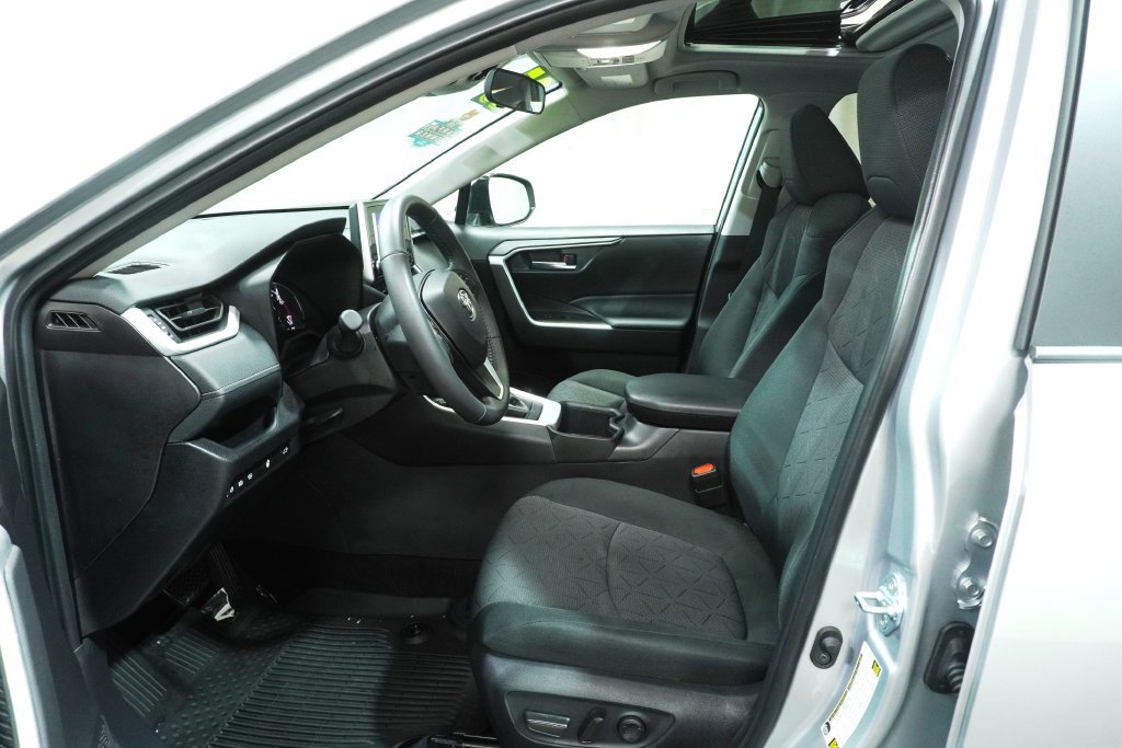 Used 2025 Toyota RAV4 XLE w/ Convenience Package AWD/4WD image 12