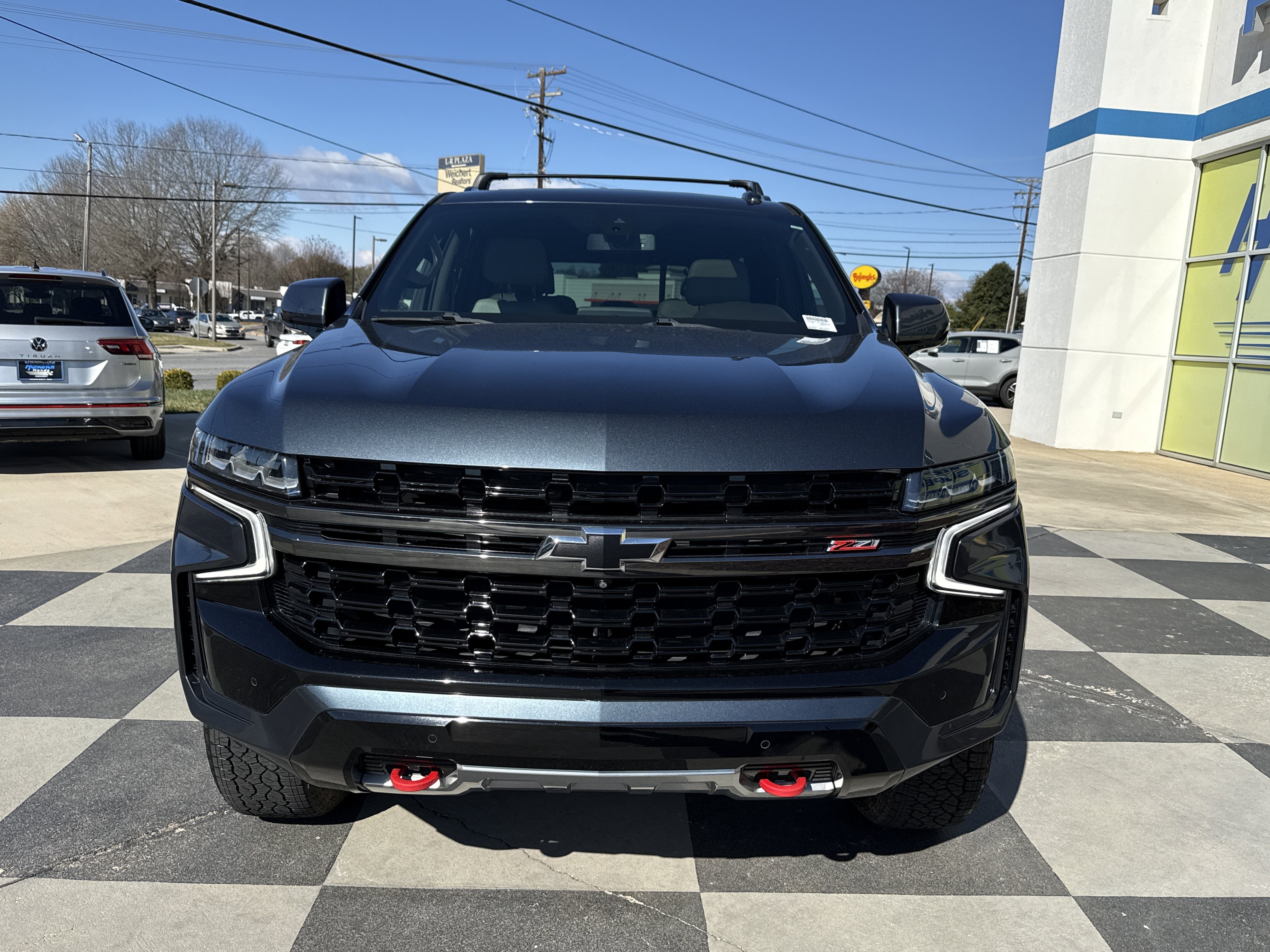 Used 2021 Chevrolet Tahoe Z71 w/ Z71 Signature Package AWD/4WD image 3