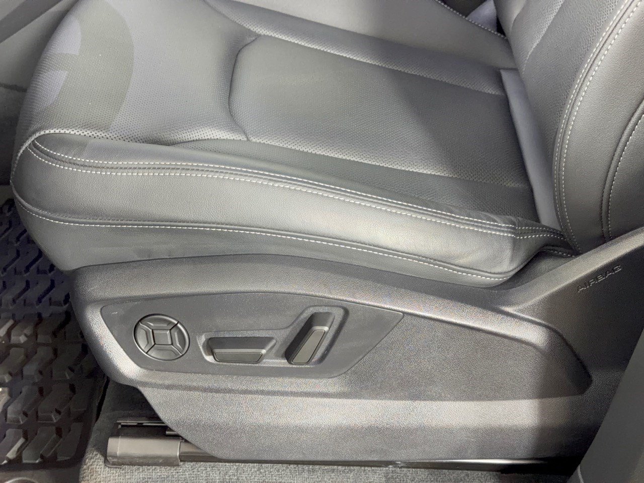 Used 2026 Audi Q7 3.0T Premium Plus w/ Premium Plus Package AWD/4WD image 16