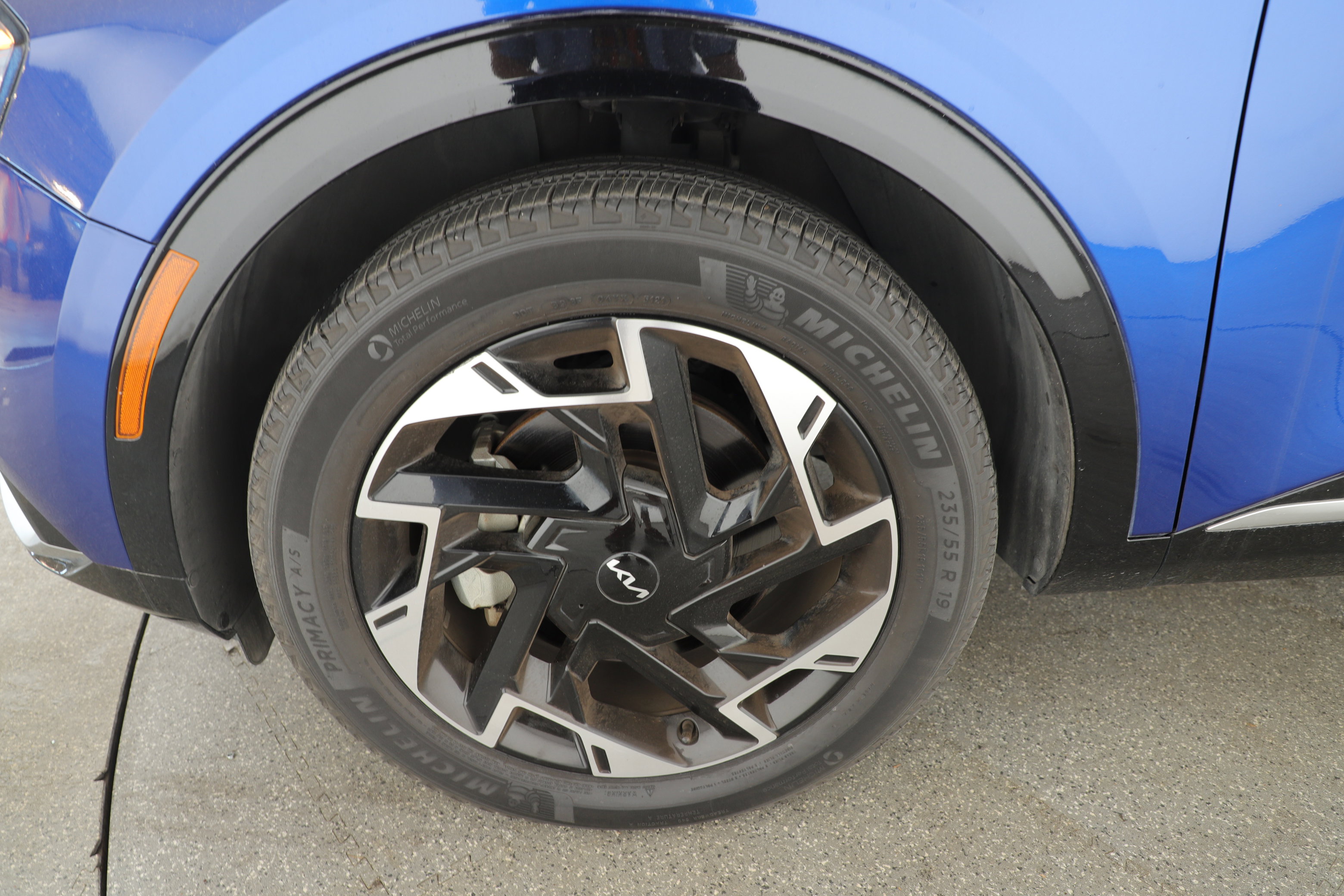 Used 2023 Kia Sportage SX image 2