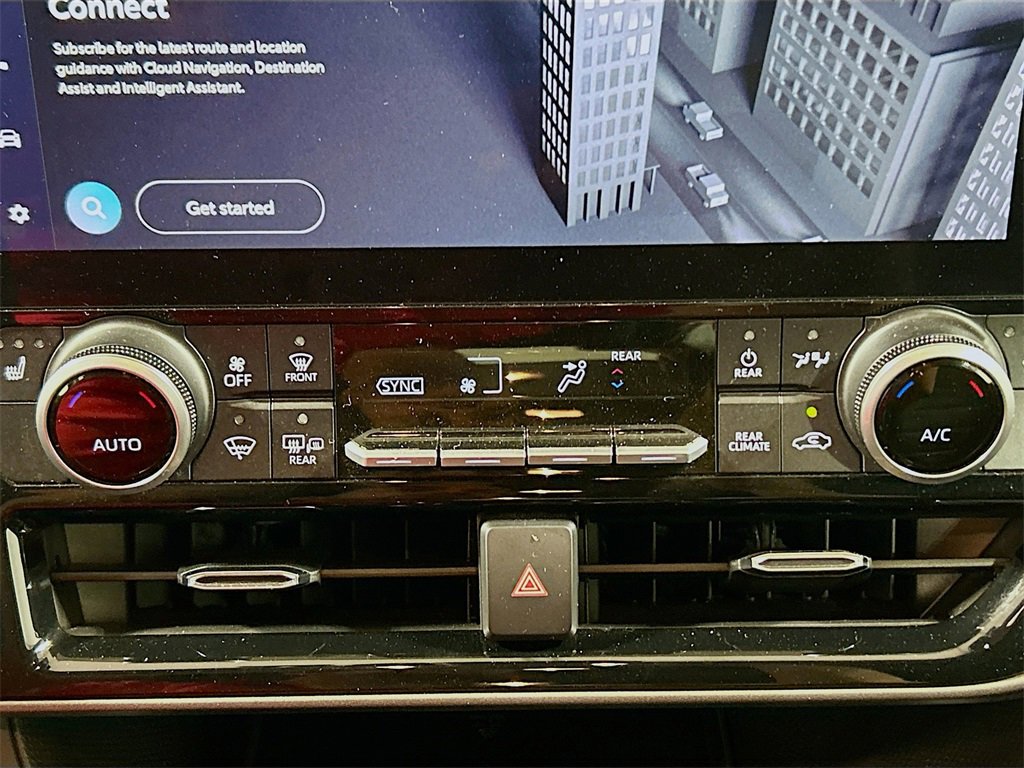 Used 2024 Toyota Highlander XLE image 13